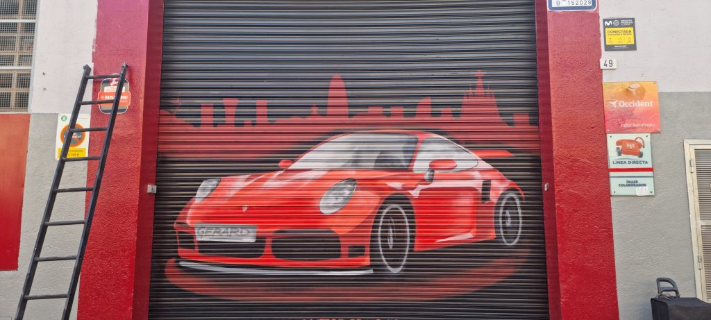 porsche pintado por trazo urbano